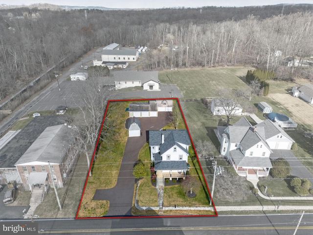 49 E CHERRY RD, Quakertown, PA 18951