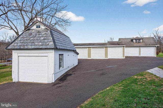 49 E CHERRY RD, Quakertown, PA 18951