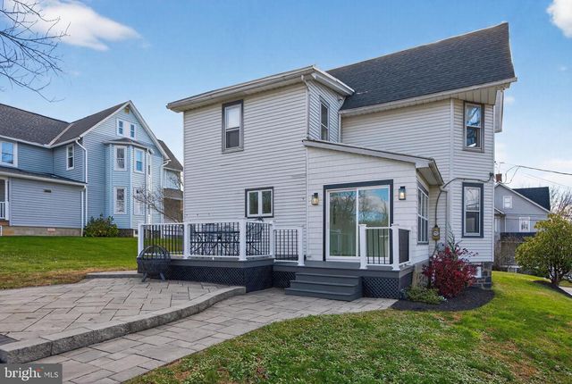 49 E CHERRY RD, Quakertown, PA 18951