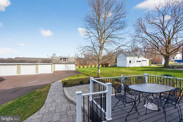 49 E CHERRY RD, Quakertown, PA 18951