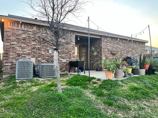 1906 Wooley Way, Seagoville, TX 75159