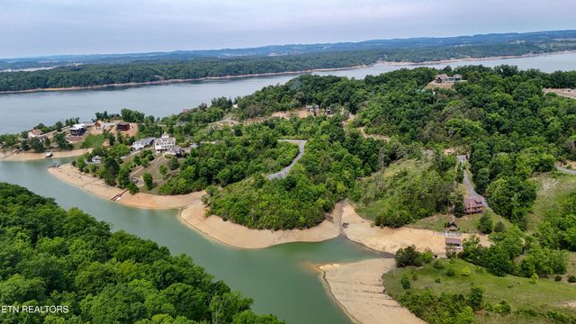 26 Stone Shr Way, Dandridge, TN 37725