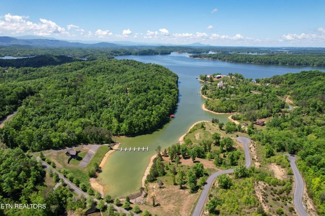 26 Stone Shr Way, Dandridge, TN 37725