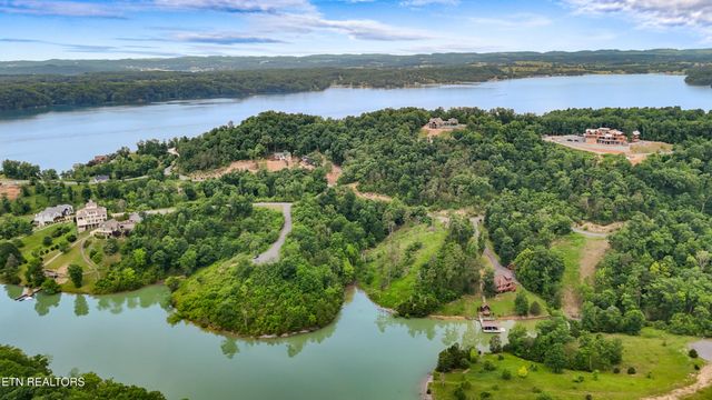 26 Stone Shr Way, Dandridge, TN 37725