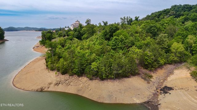 26 Stone Shr Way, Dandridge, TN 37725