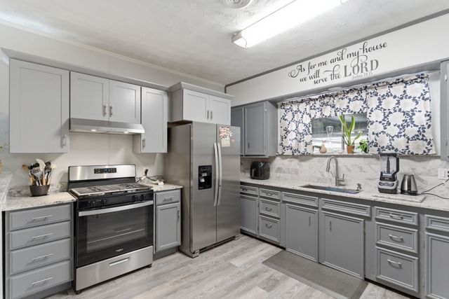 401 W Mesquite Street, Gunter, TX 75058