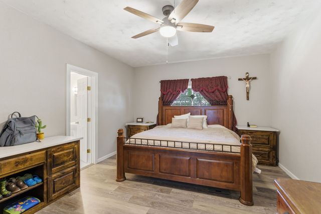 401 W Mesquite Street, Gunter, TX 75058