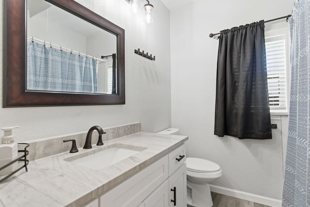 401 W Mesquite Street, Gunter, TX 75058