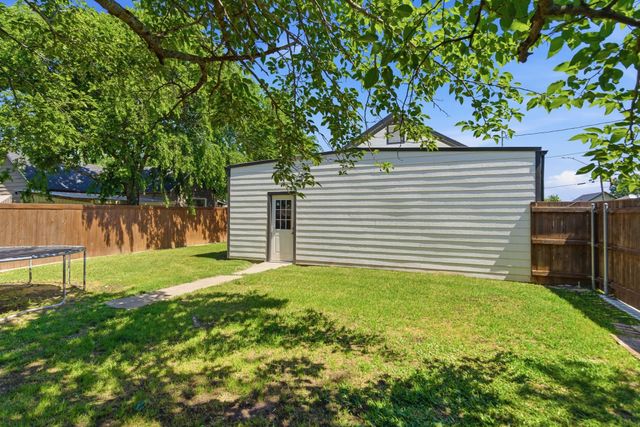 401 W Mesquite Street, Gunter, TX 75058