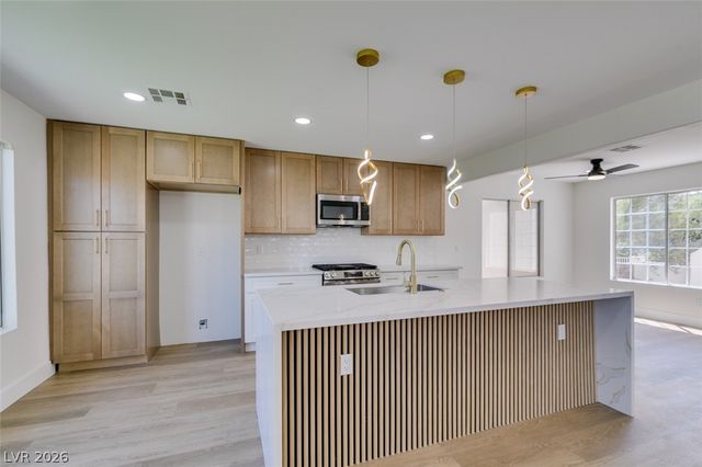 7708 License Street, Las Vegas, NV 89131
