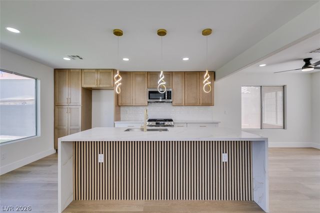 7708 License Street, Las Vegas, NV 89131
