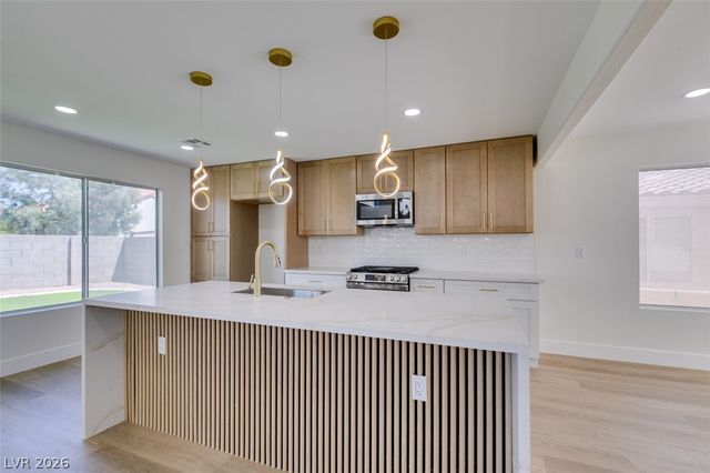 7708 License Street, Las Vegas, NV 89131