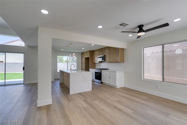 7708 License Street, Las Vegas, NV 89131