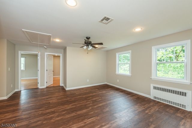 345 Bowden Rd, Cedar Grove Twp., NJ 07009
