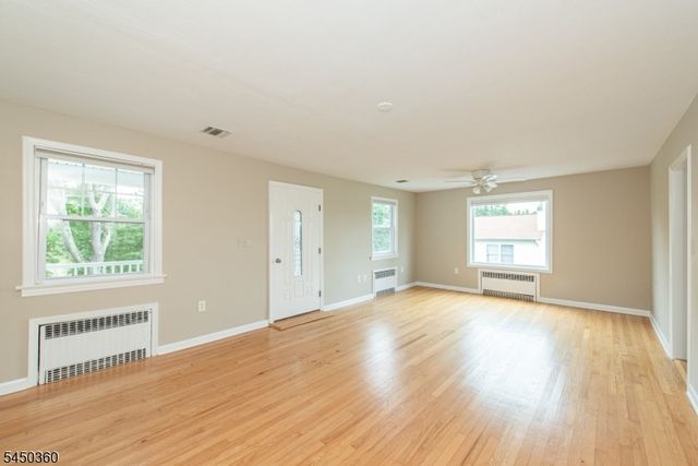 345 Bowden Rd, Cedar Grove Twp., NJ 07009