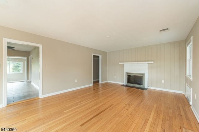 345 Bowden Rd, Cedar Grove Twp., NJ 07009
