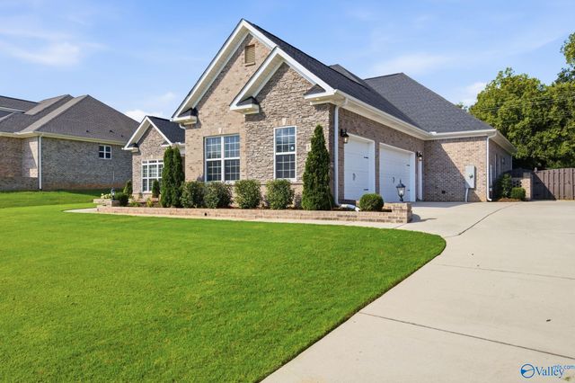 330 Merrydale Drive, Huntsville, AL 35811