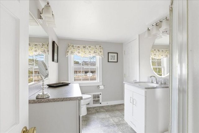 64 Wapping Road, Kingston, MA 02364