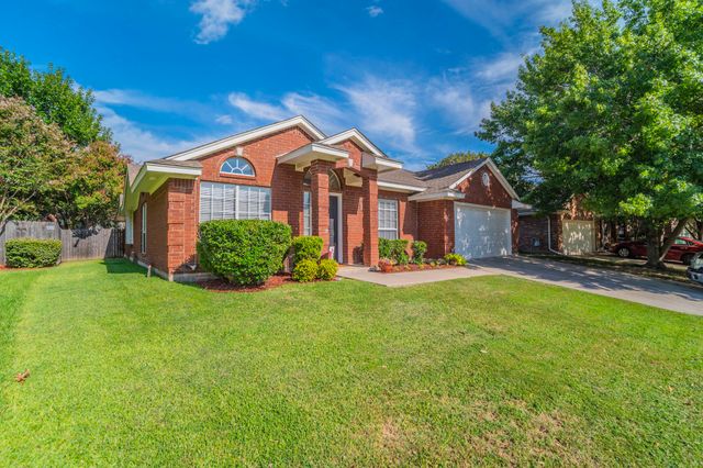 6405 Redstone Drive, Arlington, TX 76001