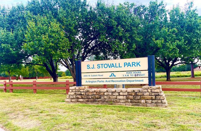 6405 Redstone Drive, Arlington, TX 76001