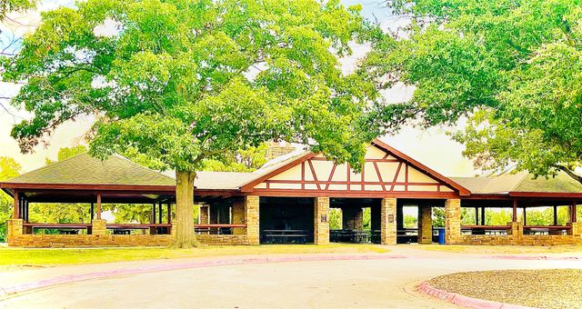 6405 Redstone Drive, Arlington, TX 76001