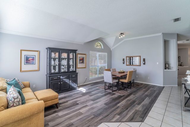 6405 Redstone Drive, Arlington, TX 76001