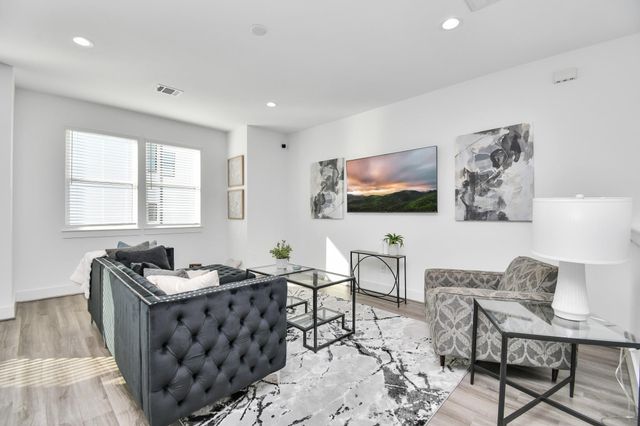 9005 Laverne Oak Lane, Houston, TX 77080