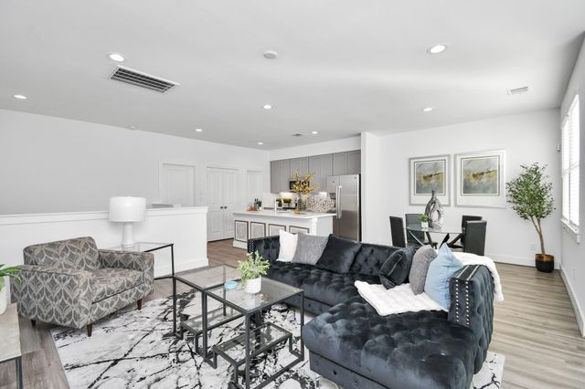 9005 Laverne Oak Lane, Houston, TX 77080