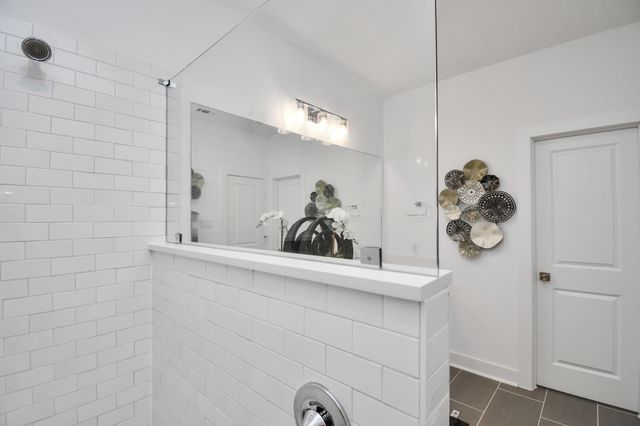 9005 Laverne Oak Lane, Houston, TX 77080