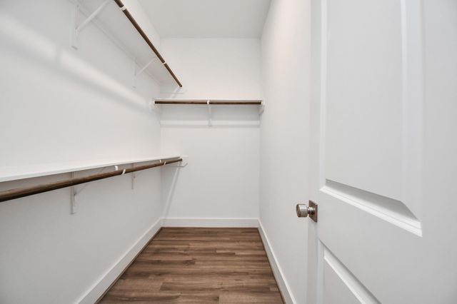 9005 Laverne Oak Lane, Houston, TX 77080