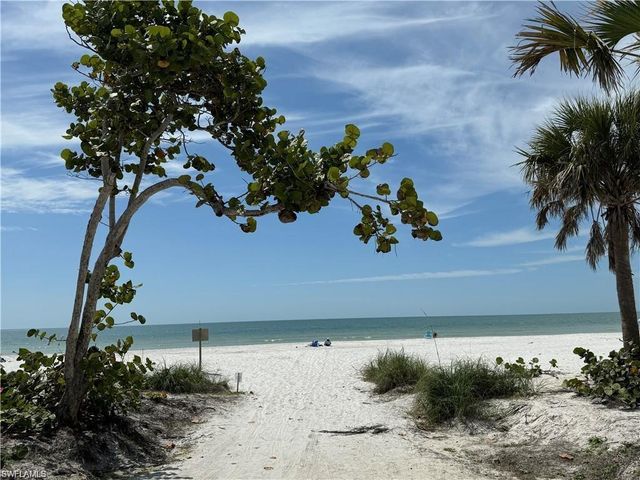 96 Hercules DR, Fort Myers Beach, FL 33931