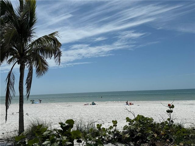 96 Hercules DR, Fort Myers Beach, FL 33931