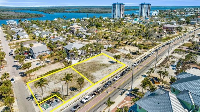 96 Hercules DR, Fort Myers Beach, FL 33931