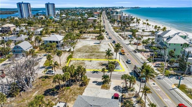 96 Hercules DR, Fort Myers Beach, FL 33931