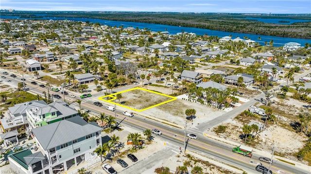 96 Hercules DR, Fort Myers Beach, FL 33931