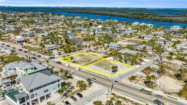 96 Hercules DR, Fort Myers Beach, FL 33931