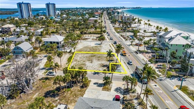 96 Hercules DR, Fort Myers Beach, FL 33931