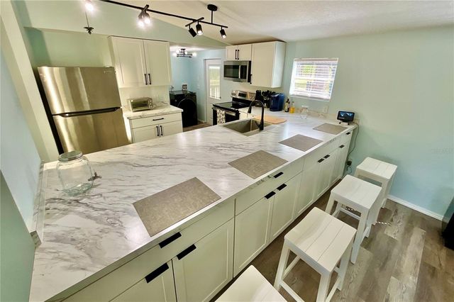 175 WHIRLWIND LOOP, Hawthorne, FL 32640