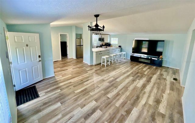 175 WHIRLWIND LOOP, Hawthorne, FL 32640