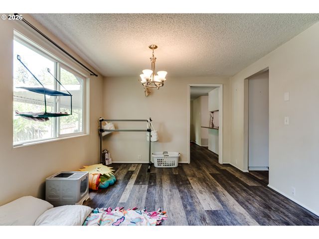 1812 BRITTANY St, Eugene, OR 97405