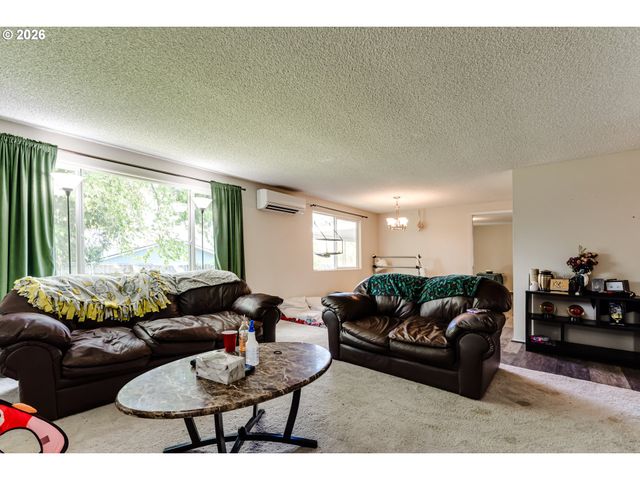 1812 BRITTANY St, Eugene, OR 97405