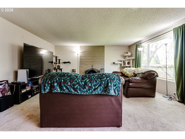 1812 BRITTANY St, Eugene, OR 97405