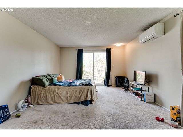 1812 BRITTANY St, Eugene, OR 97405