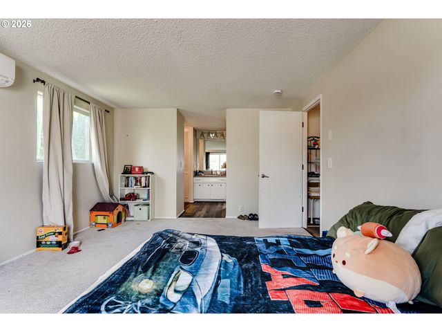 1812 BRITTANY St, Eugene, OR 97405