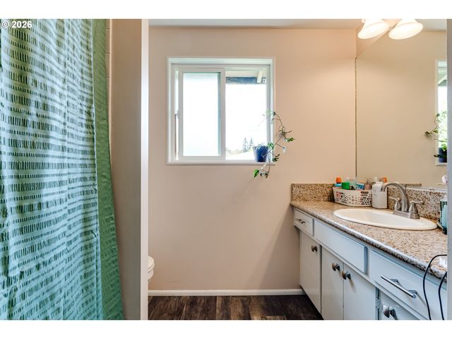 1812 BRITTANY St, Eugene, OR 97405