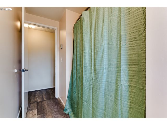 1812 BRITTANY St, Eugene, OR 97405