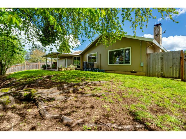 1812 BRITTANY St, Eugene, OR 97405