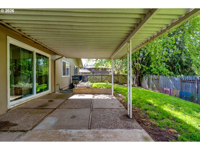 1812 BRITTANY St, Eugene, OR 97405