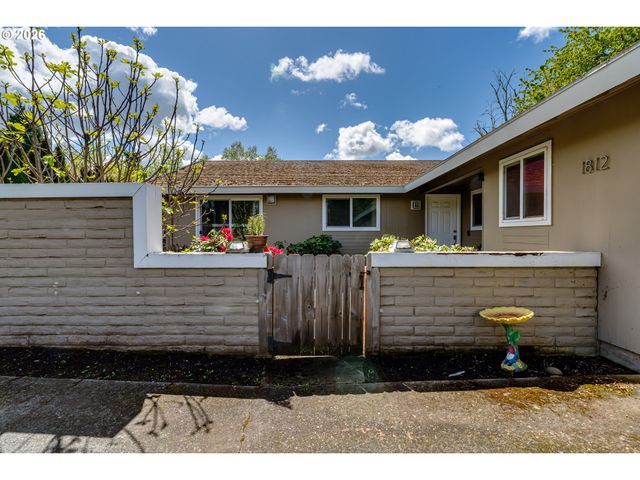 1812 BRITTANY St, Eugene, OR 97405