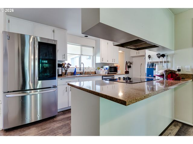 1812 BRITTANY St, Eugene, OR 97405